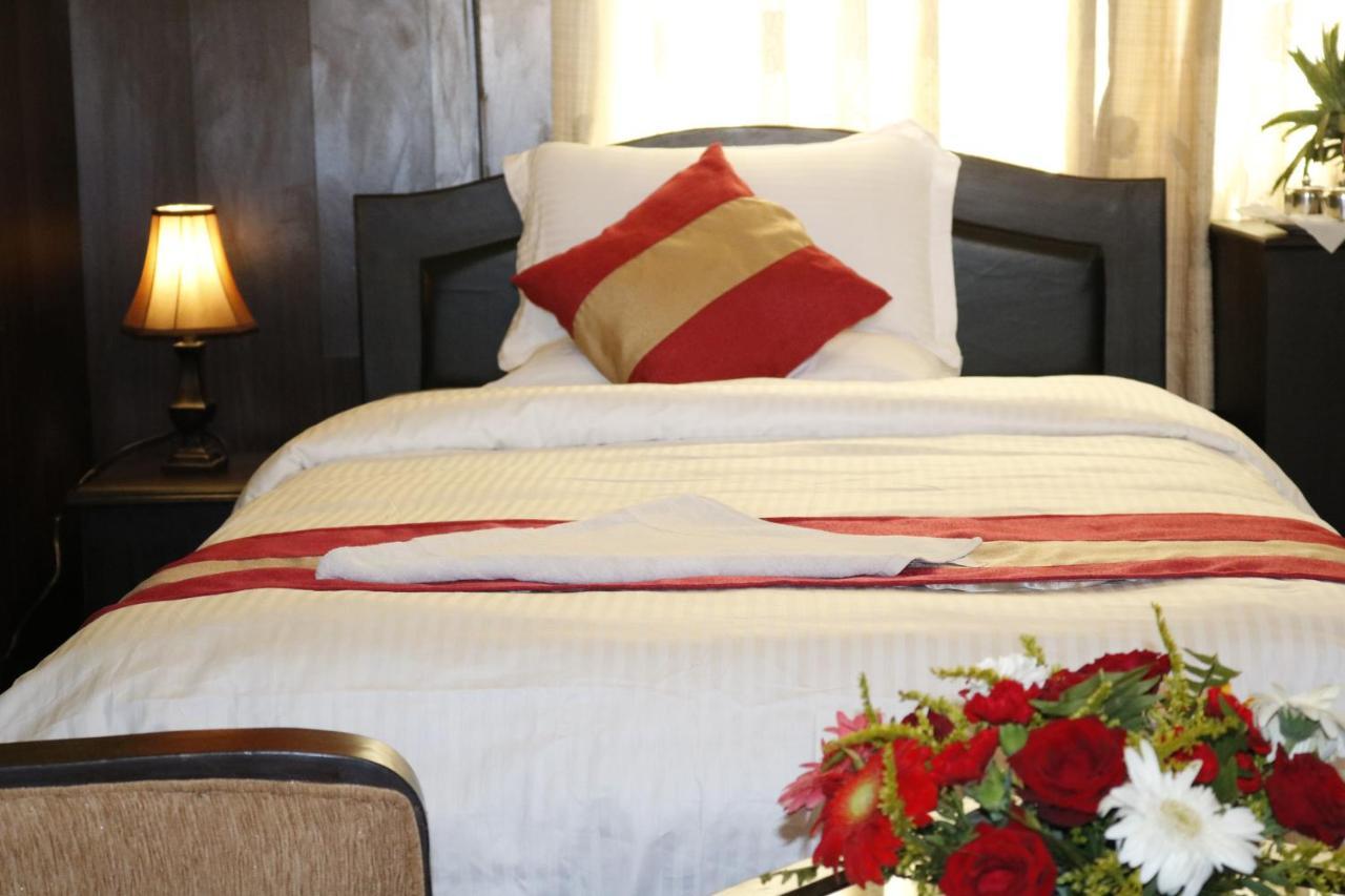 Deluxe Double Room with 24-hour Check-in